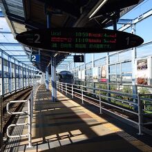 駅のホームです。