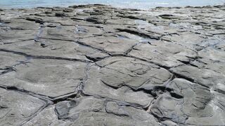 久米島の景勝地。立派な柱状節理です。