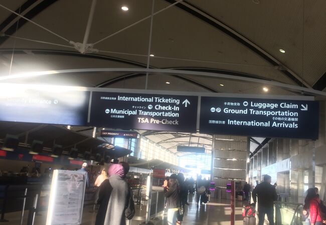 デトロイト メトロポリタン ウェイン カウンティ空港 Dtw クチコミ アクセス 営業時間 デトロイト フォートラベル