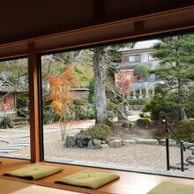 落ち着いた雰囲気の境内