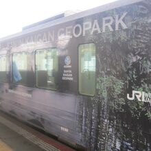 車両側面デザインの様子２。