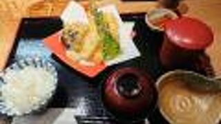 美味しすぎる市場のお食事処