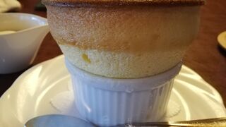 六盛 スフレ・カフェコーナー茶庭