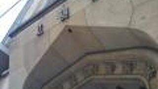 重厚感のある建築物