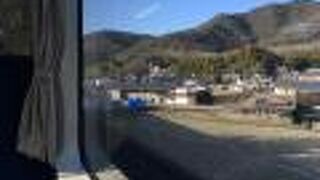 普通列車も速い