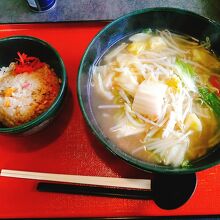 日替りラーメンセット700円