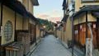 綺麗に整備された石畳