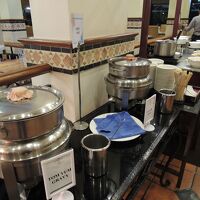 朝食　メニューの種類は多い