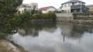 なぜ、瀬戸内海際に移さなかったのでしょうか。