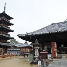 五重塔と本堂
