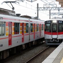 西飾磨駅で交換。