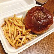 【COWMAN STEAK CLUB】肉肉しい満足ハンバーガー