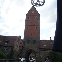 ヴェルニッツ門からニコラウス・エゼラー通りを行く。