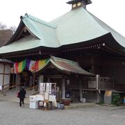 京急駅そばのお寺