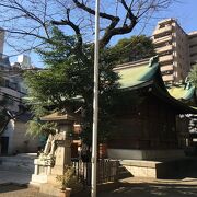 街中の神社