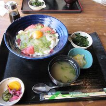 「俺のぶっかけ丼」（通常サイズ）※小サイズもあります 