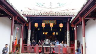 赤&#23809;楼の近くにある廟