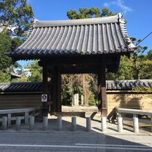 聖福寺（総門）