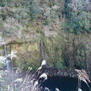 白糸の滝に行く途中で寄るべきな音止の滝