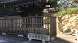 承天寺の前にあります