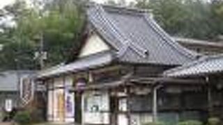 良くこれだけ五重塔の模型を集めたものです。