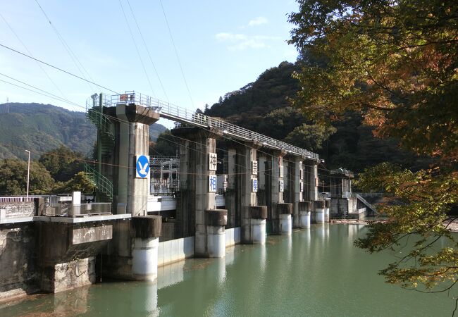 神奈川県民は大変お世話になっているダムです。