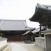 地味～な「聖福寺西門」の近くです。