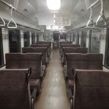 クロスシートなので景色も楽しめます