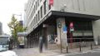 この周辺は人が多く、密々状態でした。