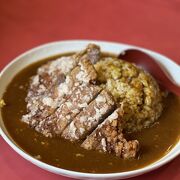 排骨カレーチャーハンが人気