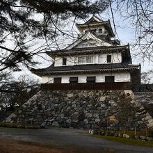 再建された天守閣