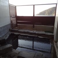 海側浴場の露天風呂・内湯は広いです。