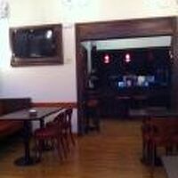 食堂は天井が高いお城の様な建屋の中