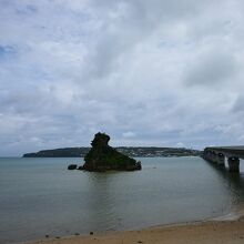 綺麗な海と古宇利大橋の風景