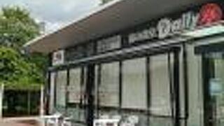 コンビニもあります