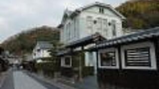 レトロモダンな建築