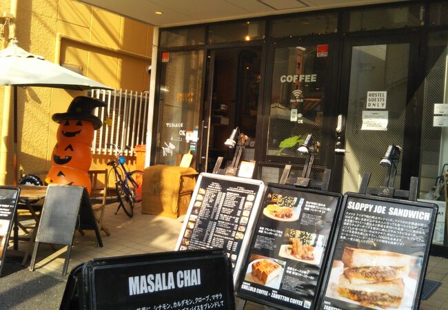 CHILLULU   HOSTELのカフェ