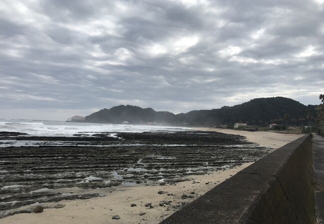 青島奥の穴場ビーチ白浜海岸