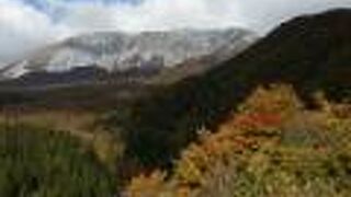 観光客の数に対して駐車場が極端に狭い