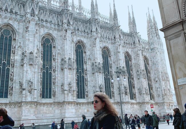 イタリア　ドゥオーモ ゼニス生産終了モデル】超激レアでお買い得？約5カラットの