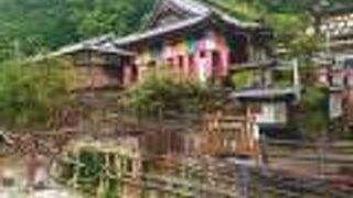 つぼ湯そばのお寺