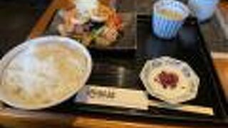 鶏と野菜の黒酢あん定食！