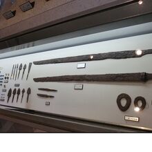 出土品：狩りの道具や刀