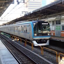 15000系はワイドドア車