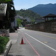 静かで泉質の良い温泉地です。