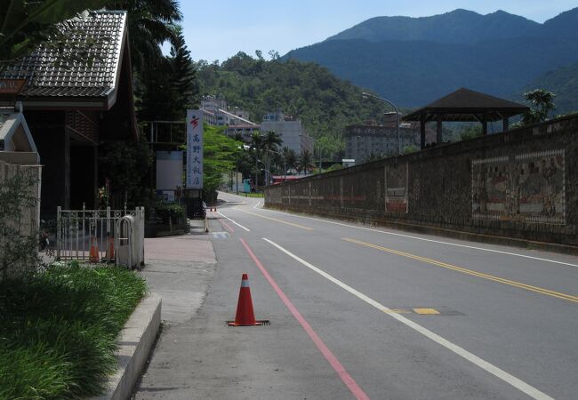 静かで泉質の良い温泉地です。