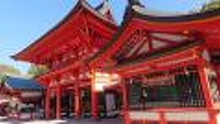 昭和に建立された神社だが競技かるたで有名