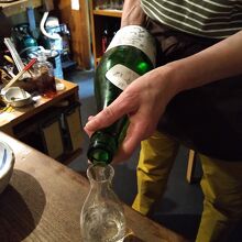 美人ママりんにお酌していただく