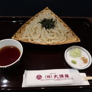 石段街で食す水沢うどん