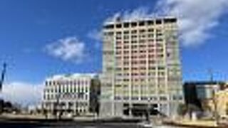 赤いカーテンでハートを演出